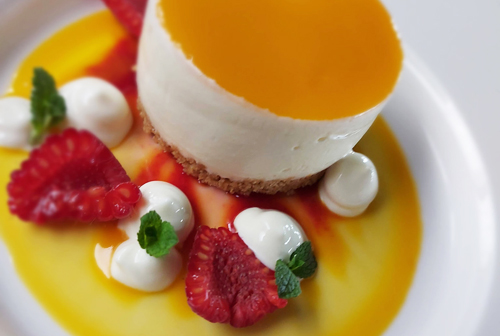 Cheesecake with strawberries